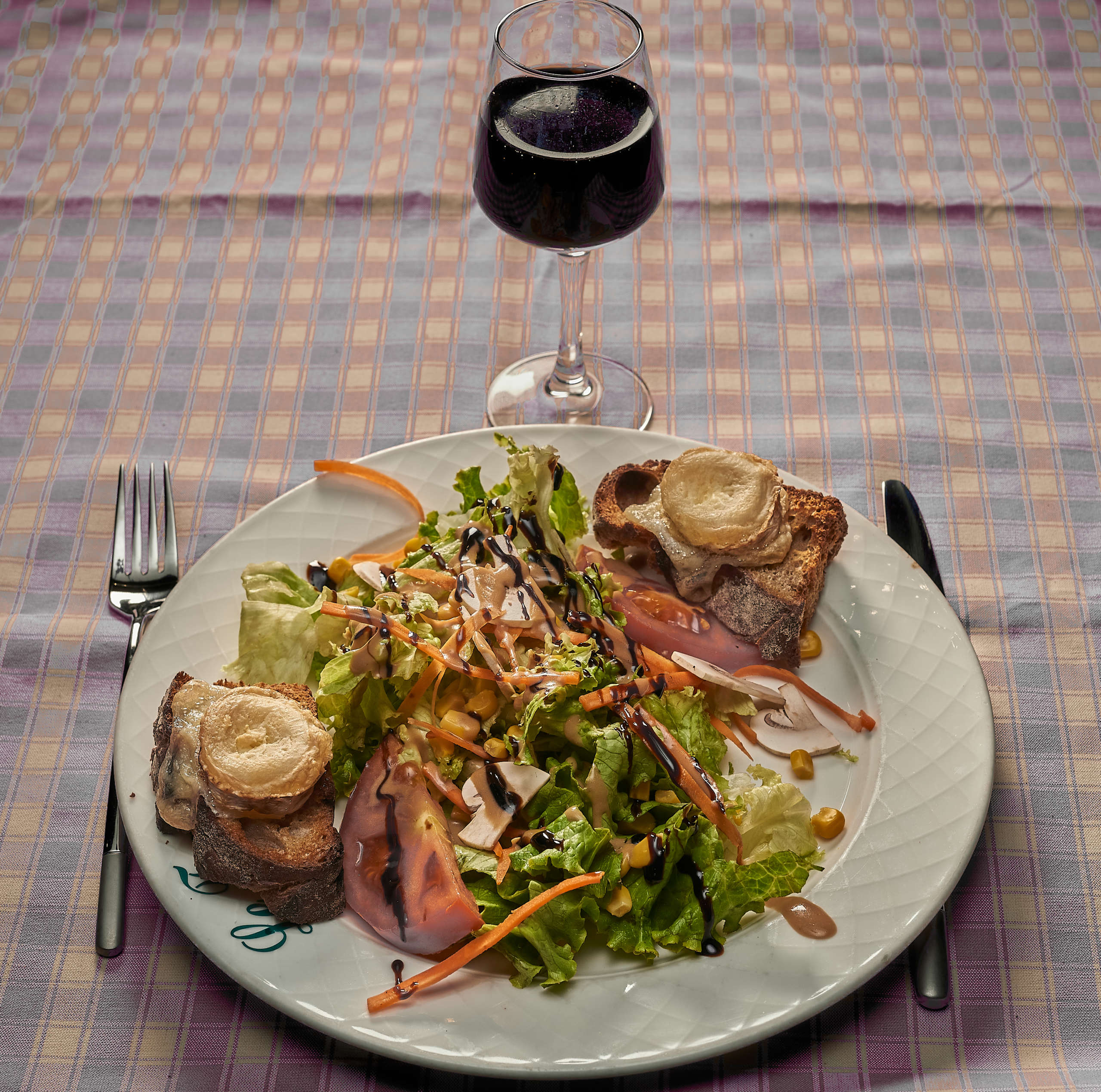 Salade de chèvre chaud